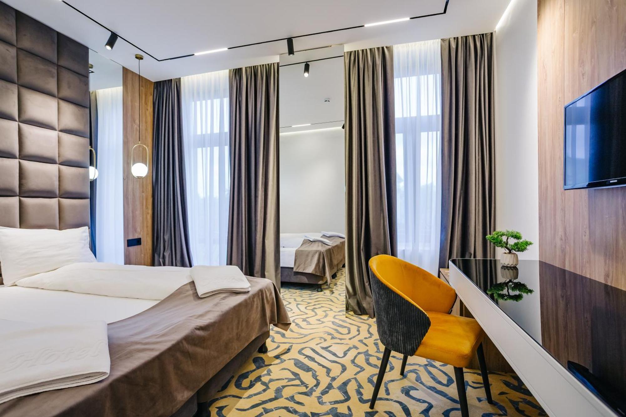 Hotel Dana 2 Satu Mare Eksteriør billede