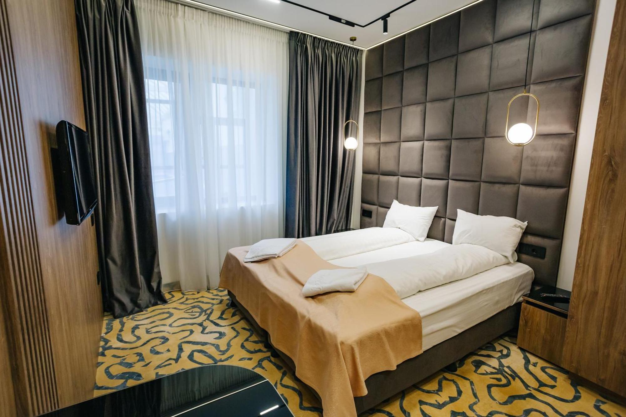 Hotel Dana 2 Satu Mare Eksteriør billede