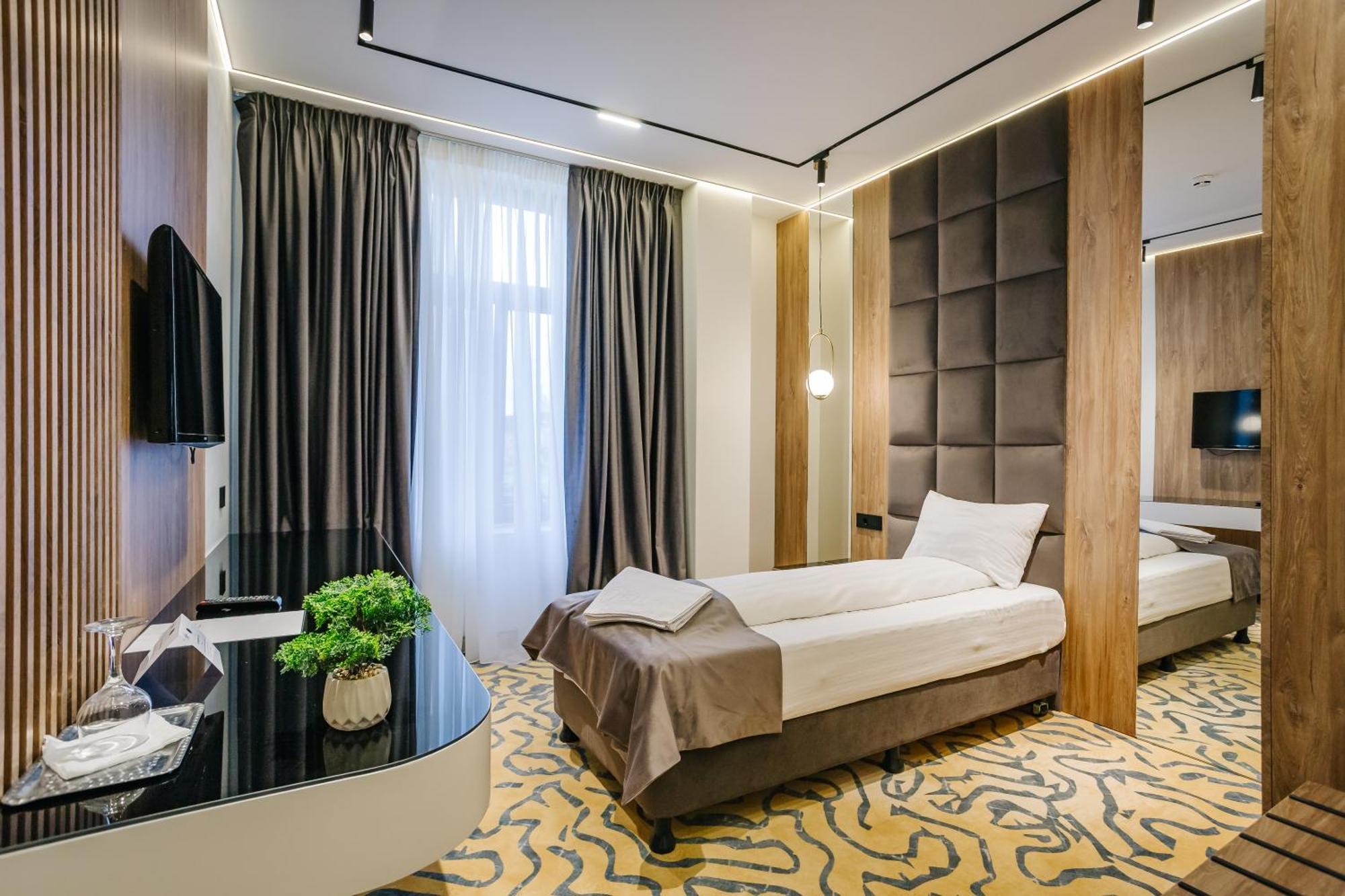 Hotel Dana 2 Satu Mare Eksteriør billede